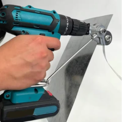 Perceuse électrique 48V avec set de 24 pièces et coupe-tôle galvanisée