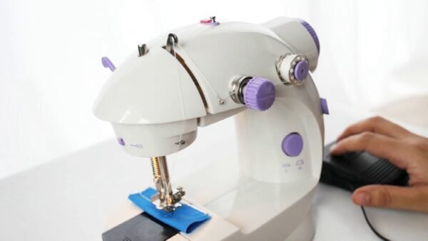 Mini maquina de coser - Imagen 4