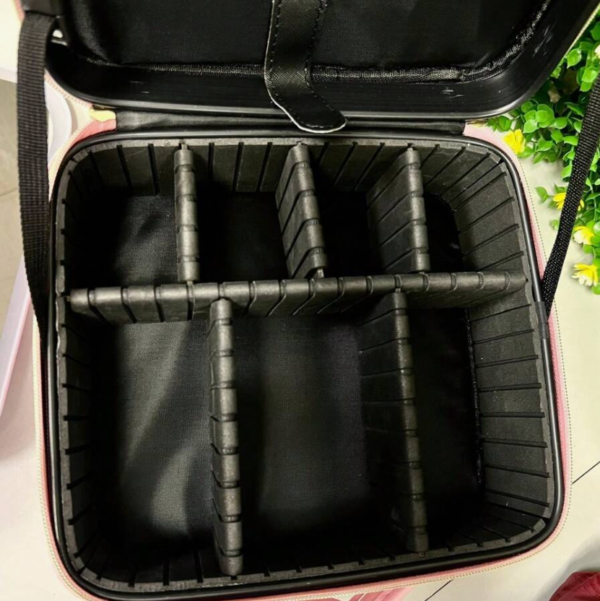 Bolsa de Maquillaje Portátil con Espejo y Luz LED - Imagen 4